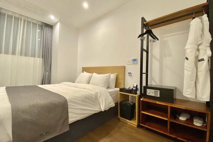 Room 8 of 78