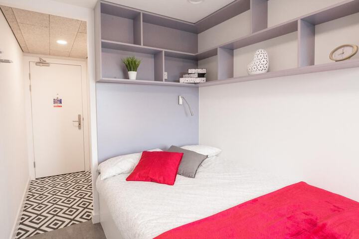 Room 8 of 36