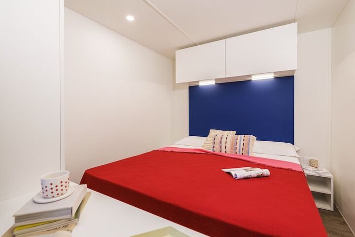 Room 4 of 48