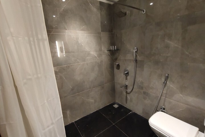 Room 40 of 72