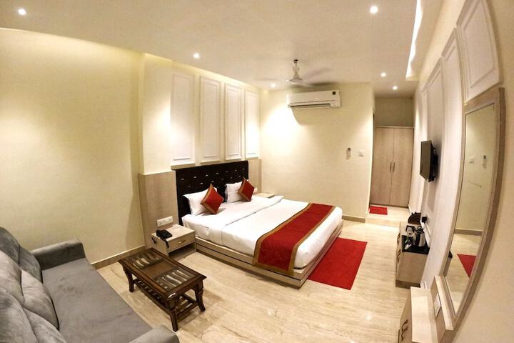 Room 27 of 125