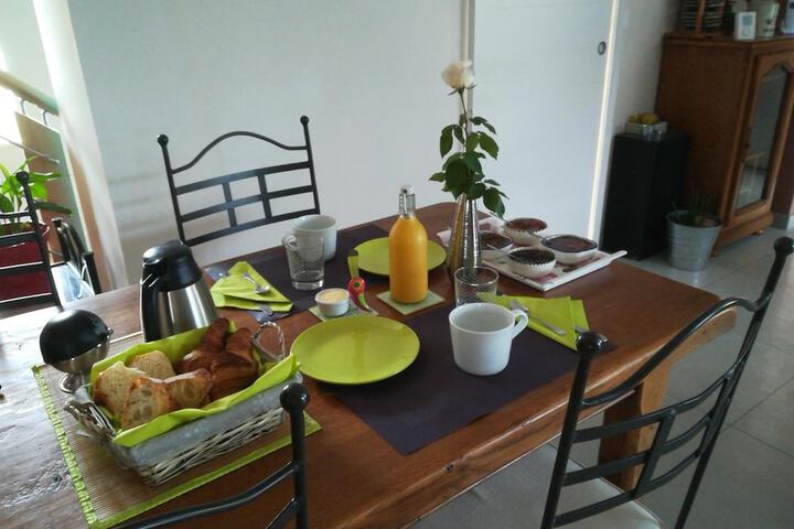 Breakfast/Coffee Service 20 of 44