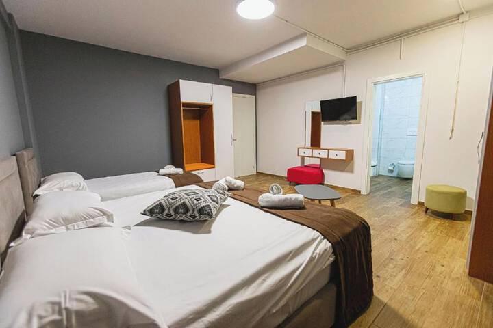 Room 10 of 90