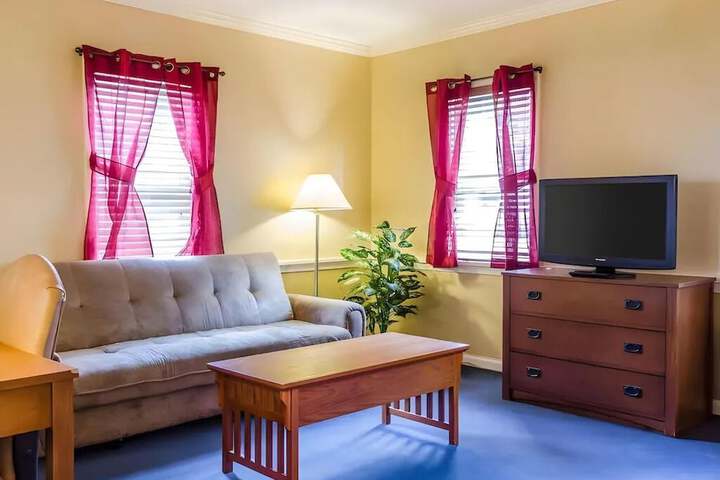 Room 32 of 67