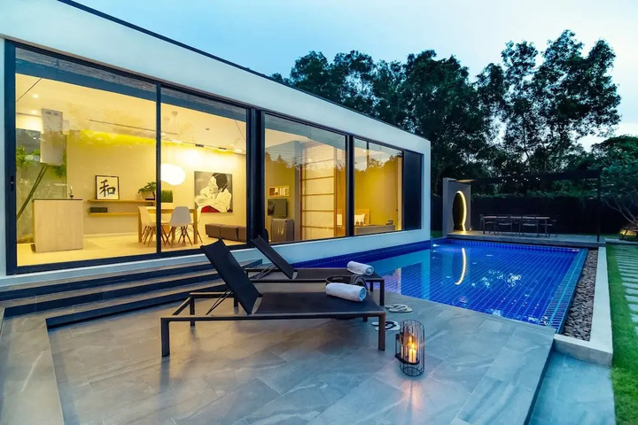 Pool 12 of 26