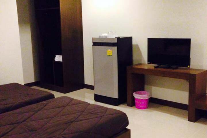 Room 8 of 17