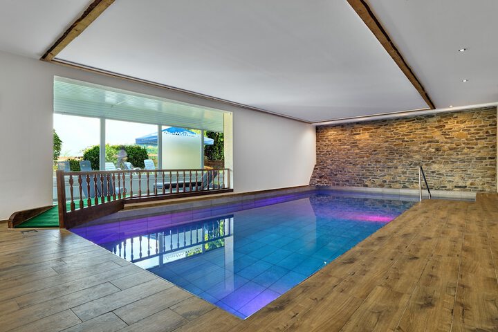 Pool 41 of 80