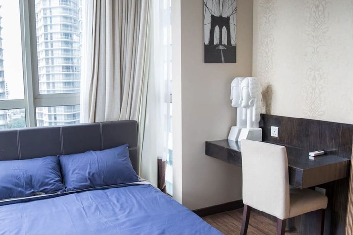 Room 10 of 30