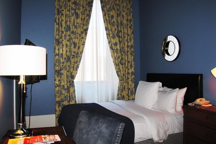 Room 30 of 72
