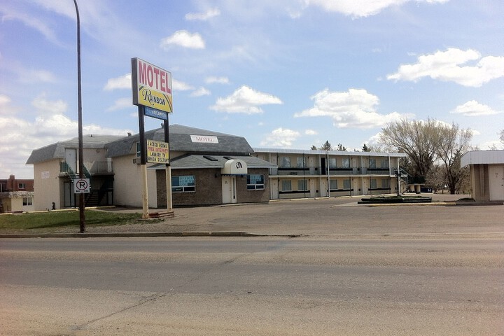 Rainbow Motel in Swift Current, SK