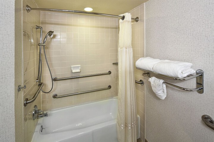 Room 34 of 94