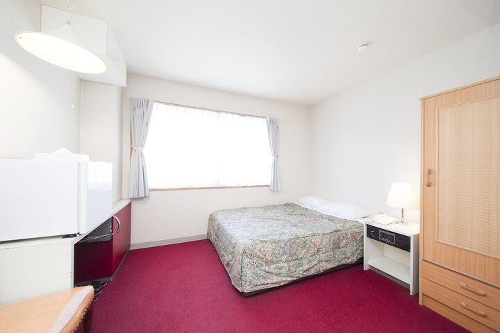 Room 3 of 25