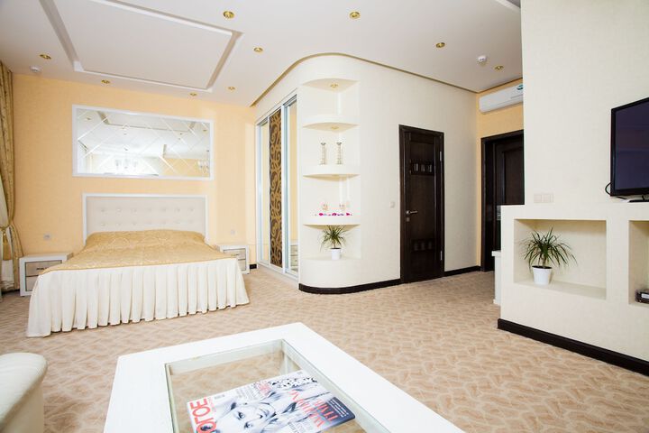 Room 15 of 49
