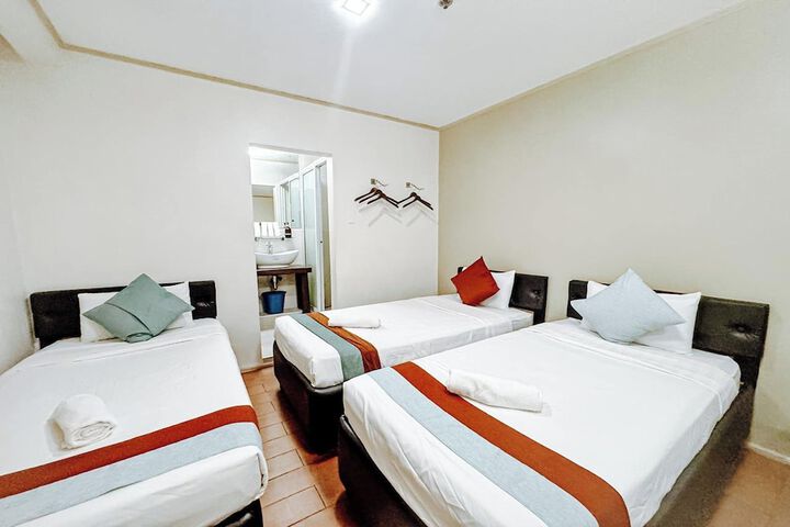 Room 34 of 60
