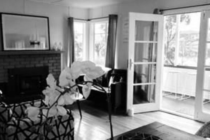 Room 10 of 34