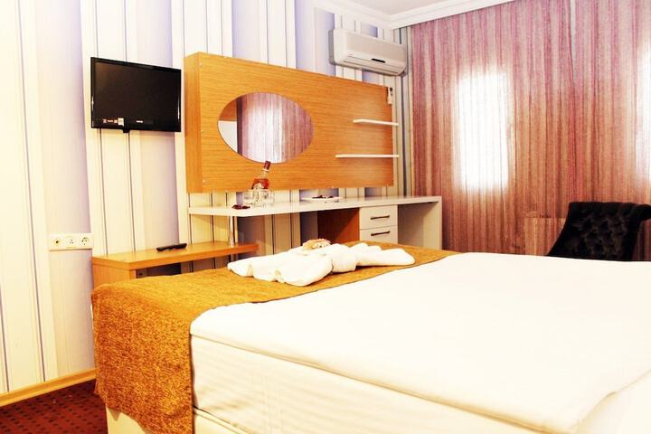 Room 8 of 36