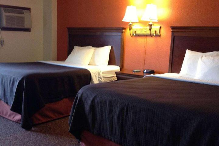 2 Double Beds (1 of 3)