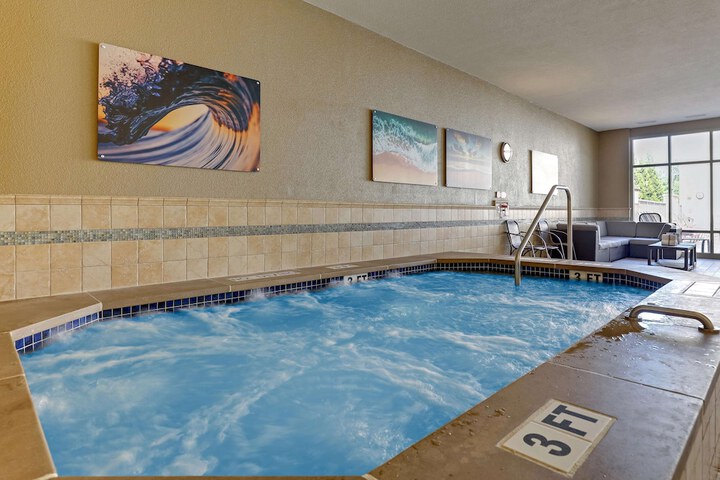 Pool 37 of 61