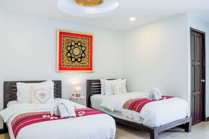 Room 8 of 38