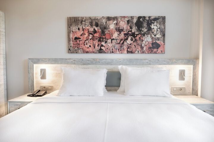Room 70 of 169