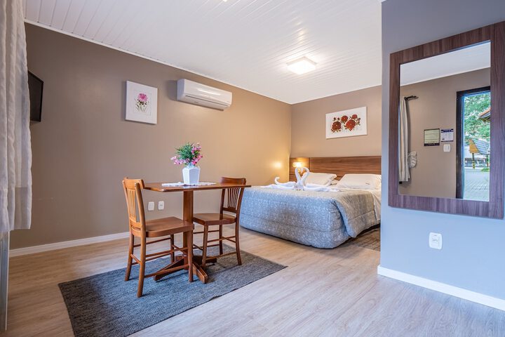 Room 28 of 122
