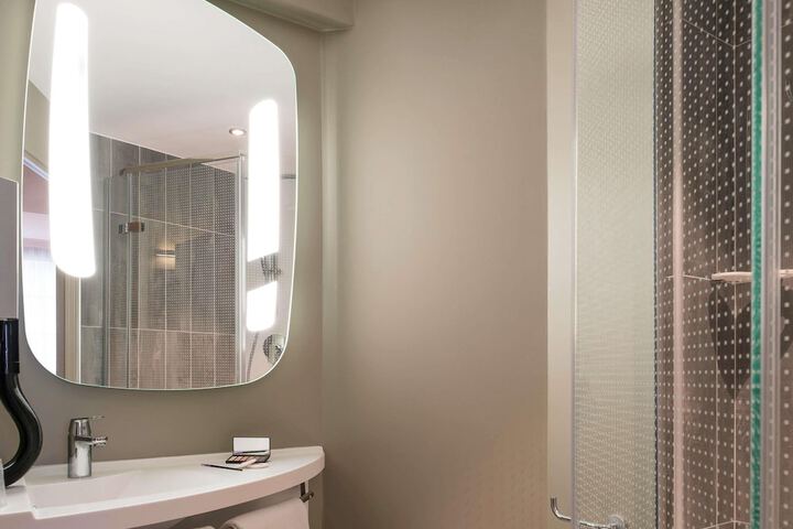 Room 5 of 53