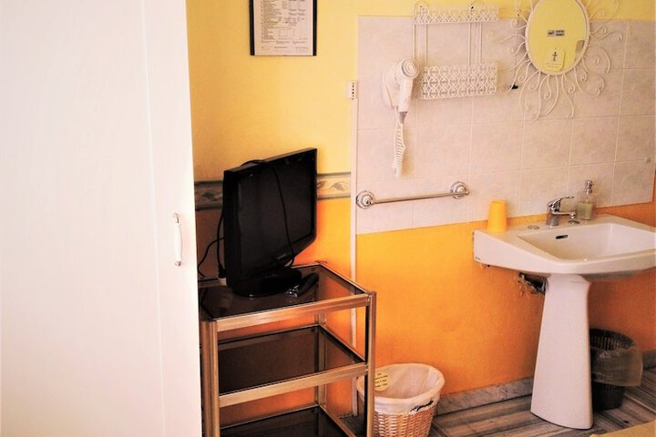 Room 14 of 140