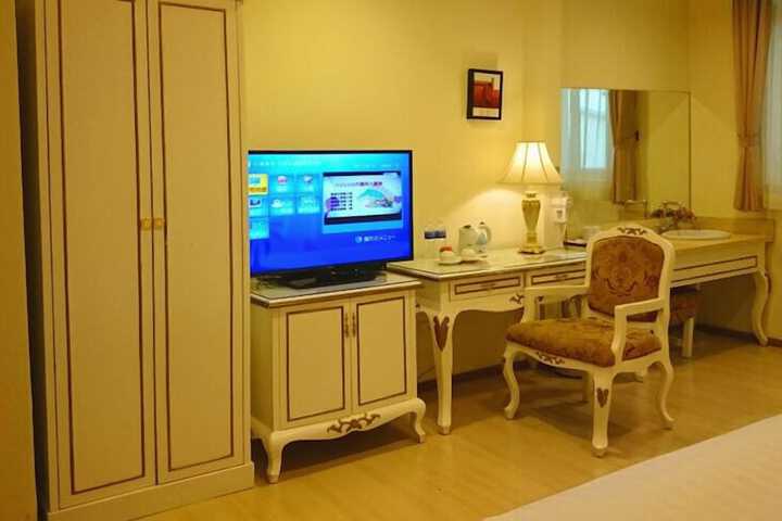 Room 20 of 39