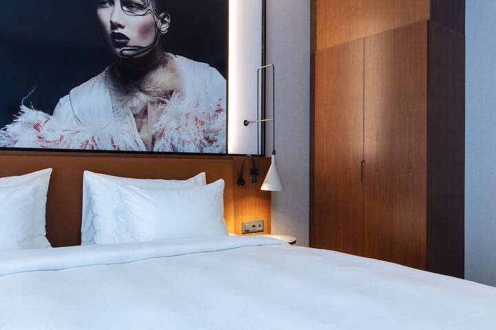 Room 51 of 209