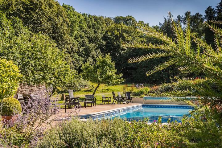 Pool 27 of 41