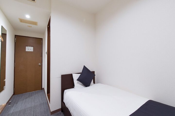 Room 19 of 100