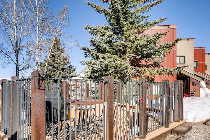Terrace/Patio 9 of 20