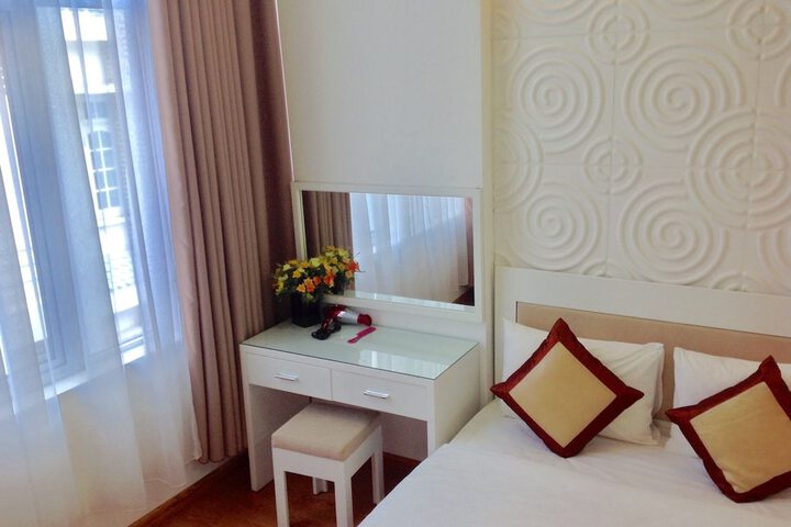 Room 12 of 22