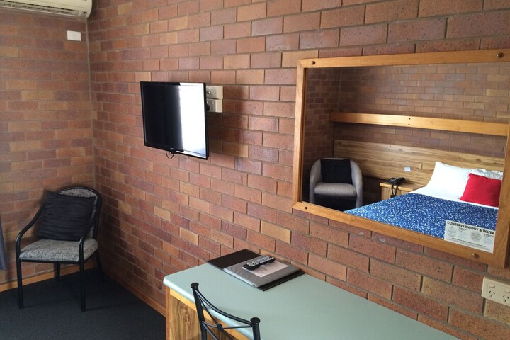 Room 13 of 31