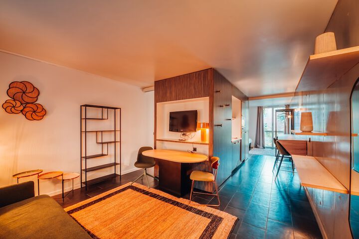 Room 44 of 80