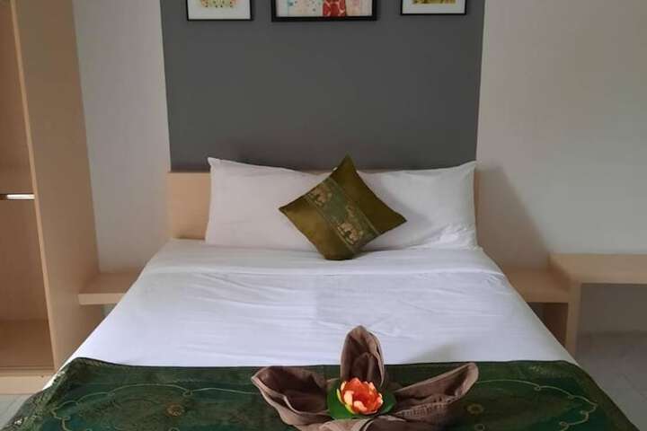 Room 5 of 27