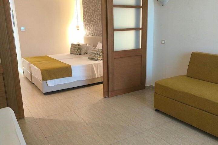 Room 22 of 89