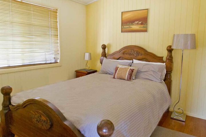 Room 4 of 27