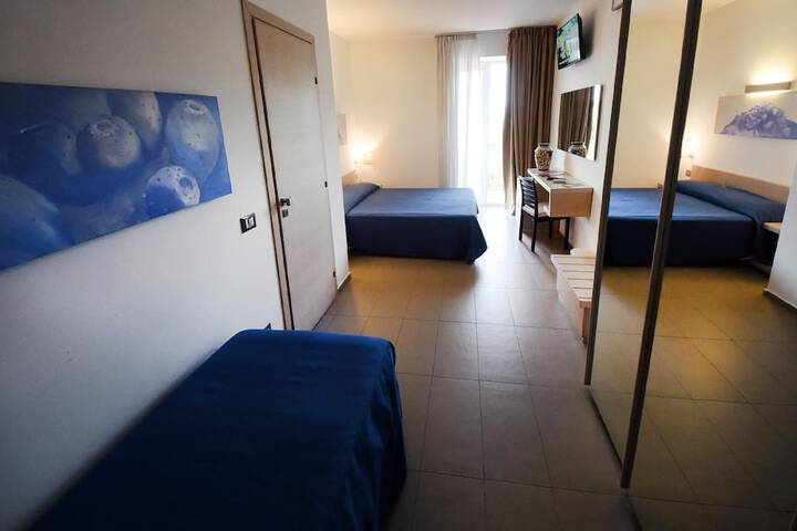 Room 7 of 38