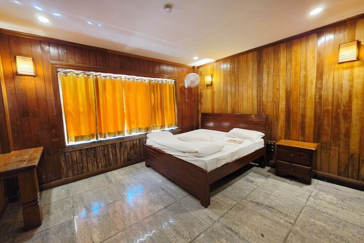 Room 45 of 181