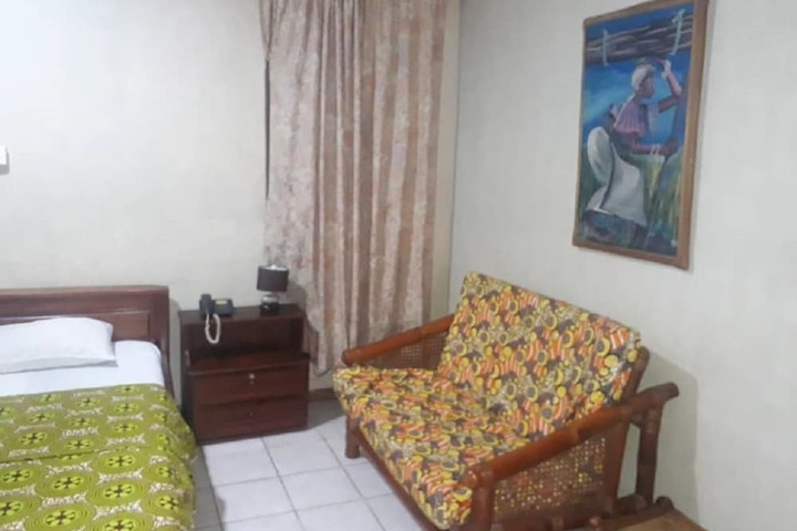 Room 7 of 28