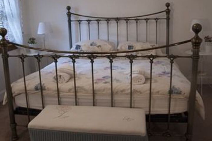 Room 7 of 18