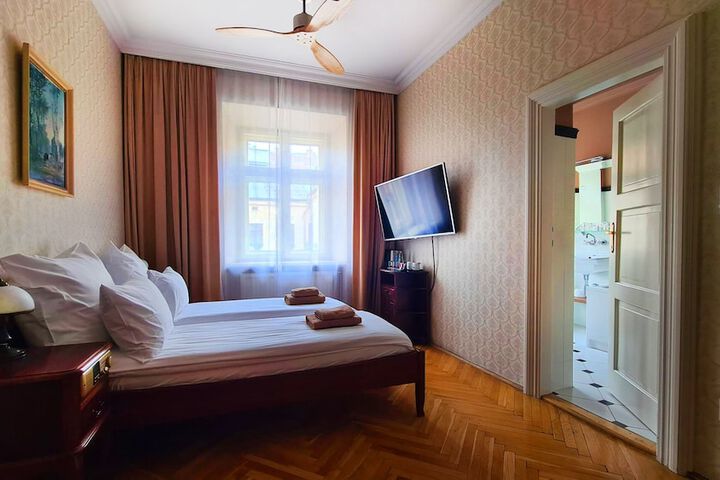 Room 36 of 98