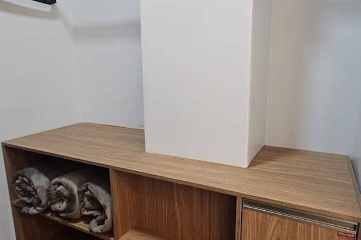 Room 9 of 31