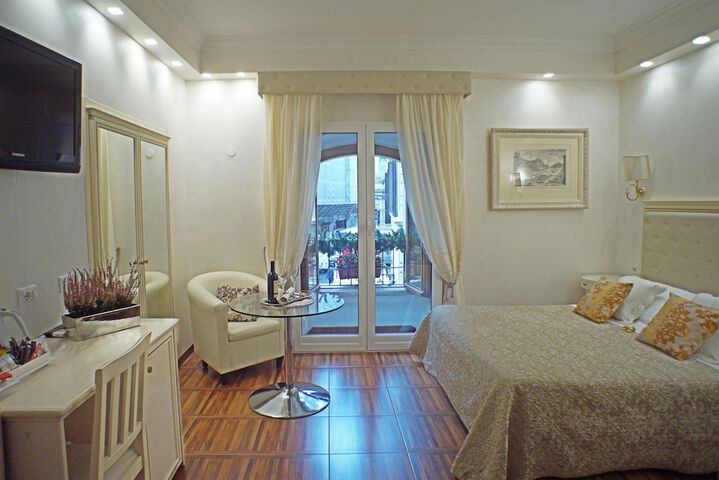 Room 17 of 25