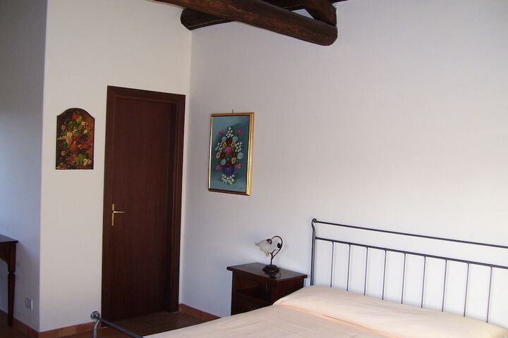 Room 8 of 48