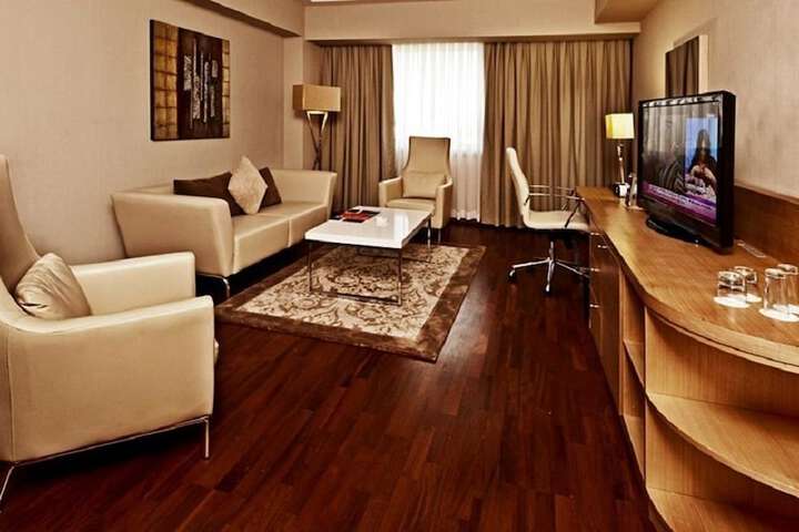 Room 18 of 53