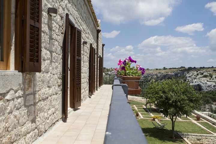 Terrace/Patio 23 of 84