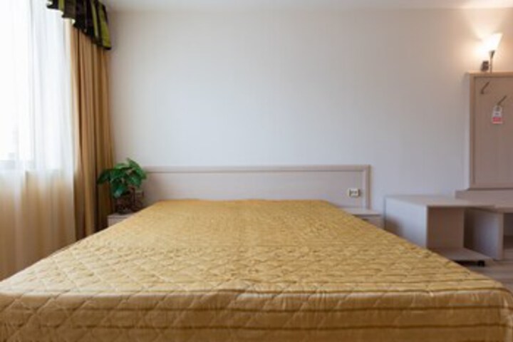 Room 12 of 21