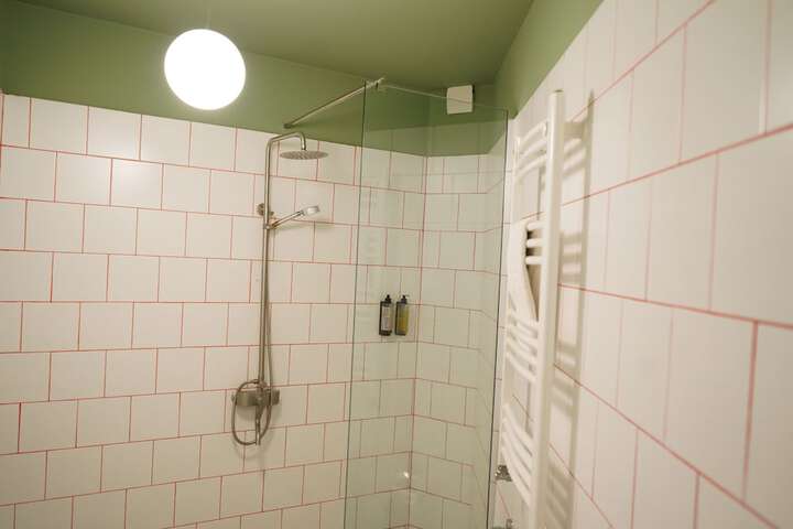 Room 49 of 73